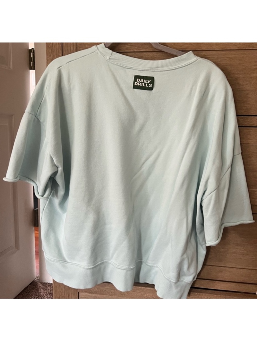 Daily Drills Cropped Sleeve Crew - Lake Day M/L - Picture 7 of 8